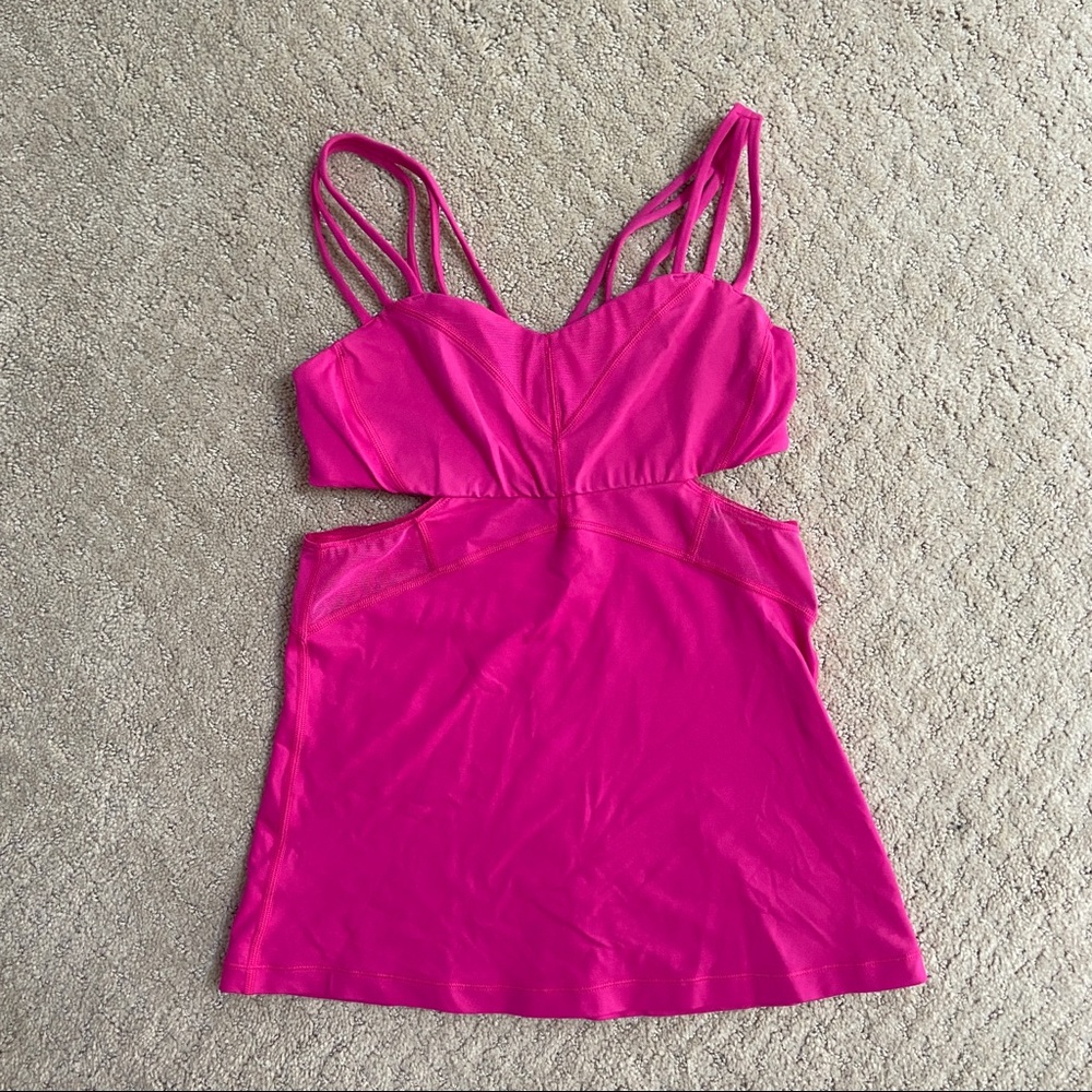 Lululemon Yoga Womens Magenta Tank Top with Side Cut-Outs and Built-In Bra Sz 6
